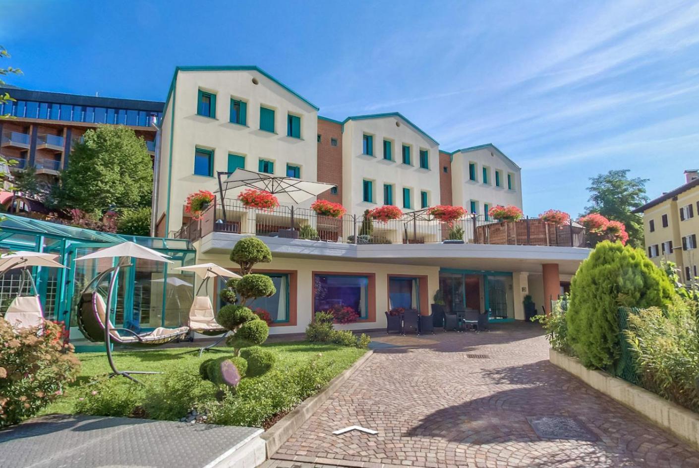 Hotel Sole Male Exterior photo